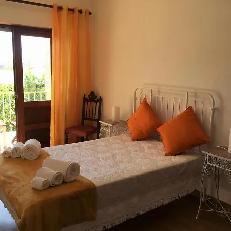 Emilys Houses - 10 Minutes Walk From Martinhal Beach, Quiet Place, Free Wifi *