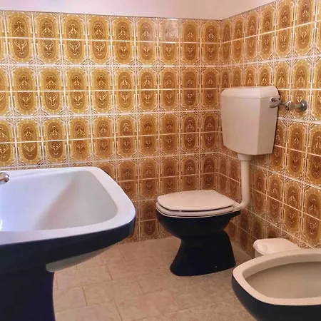 Emilys Houses - 10 Minutes Walk From Martinhal Beach, Quiet Place, Free Wifi Homestay szállás