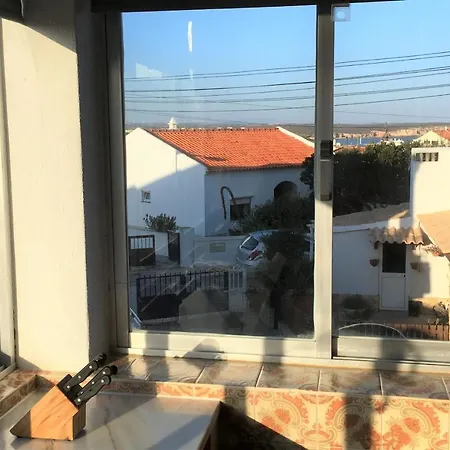 Emilys Houses - 10 Minutes Walk From Martinhal Beach, Quiet Place, Free Wifi בית אירוח