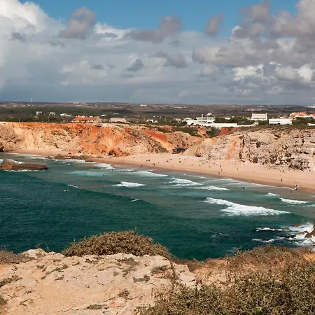 Emilys Houses - 10 Minutes Walk From Martinhal Beach, Quiet Place, Free Wifi בית אירוח